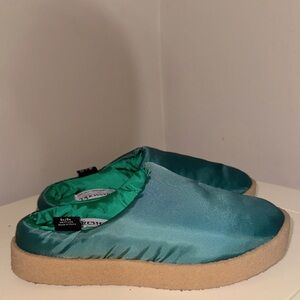 Entireworld. Cloud Hop unisex weatherproof mule slippers